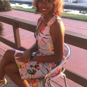 Meet your Posher, Joelle